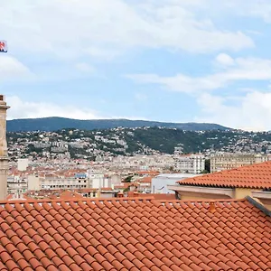 https://la-providence-nice-06300.fr-provencehotel.com
